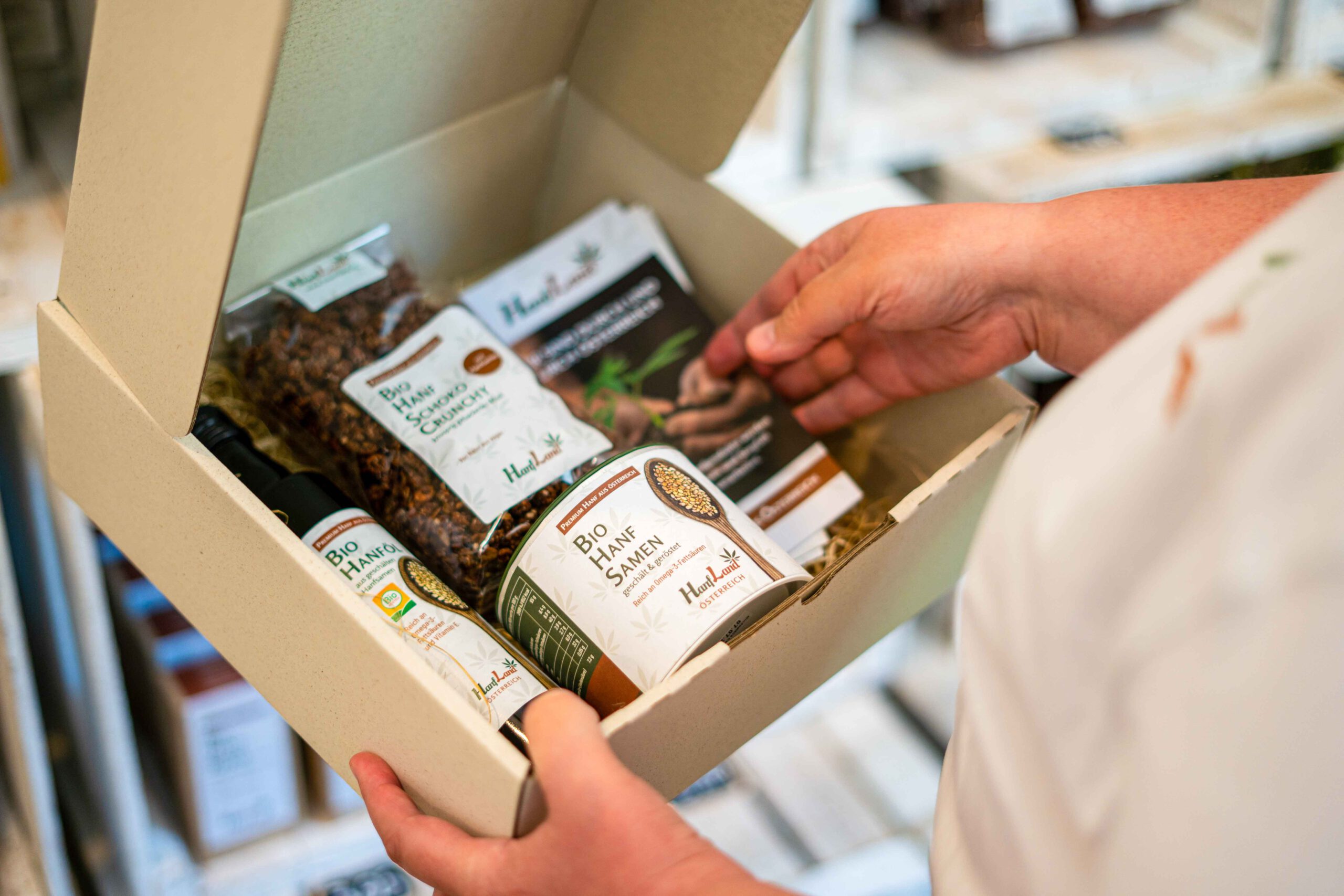 Geschenkpaket füllen