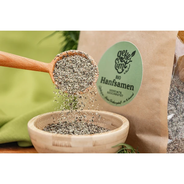 Gekeimte und geschrotete Bio-Hanfsamen von Hanfland zum Frühstück