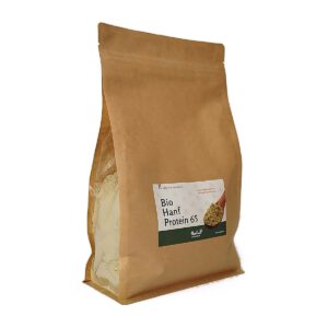 Bio Hanf Protein 65 aus Österreich im Kraftpapierbeutel mit Sichtfenster auf das Proteinpulver, Seitenansicht