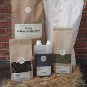 Hempy Bio Produktsortiment für Pferde: Stoffwechselbooster, Bio Hanföl, Bio Hanfschrot und Protein Leckerli
