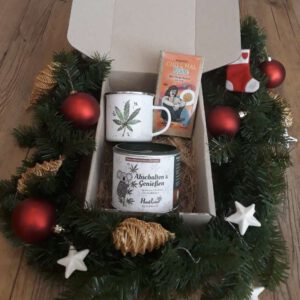 Geschenkbox mit Emailletasse, Bio Hanfkekse und Hanfttee "Abschalten & Genießen"